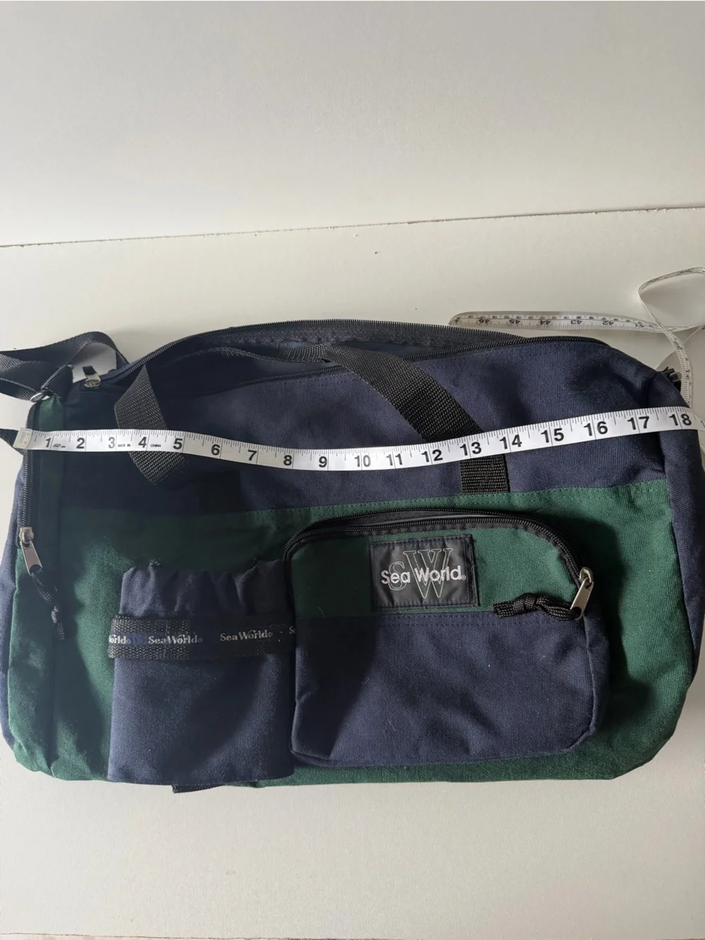 Sea World Men’s Two-Tone Navy & Green Duffel Bag